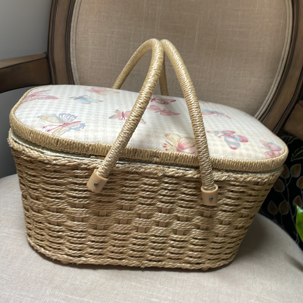 Vintage Butterfly Sewing Basket Double Handle Storage Container - Picture 7 of 16